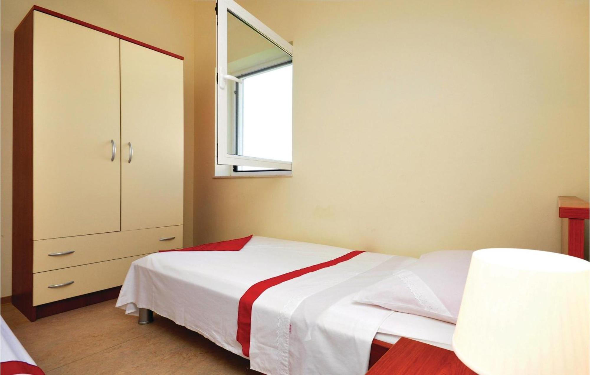 2 Bedroom Nice Apartment In Mimice Exterior photo